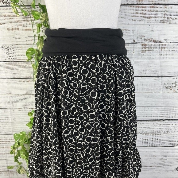 Cabi Skirt size Small Black White Mesh Bubble Hem Full Knee Stretch Modest Slim - Picture 2 of 13